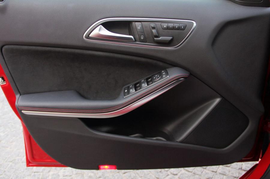  Mercedes-Benz A-Class 2012 года  (фото 13 из 78)